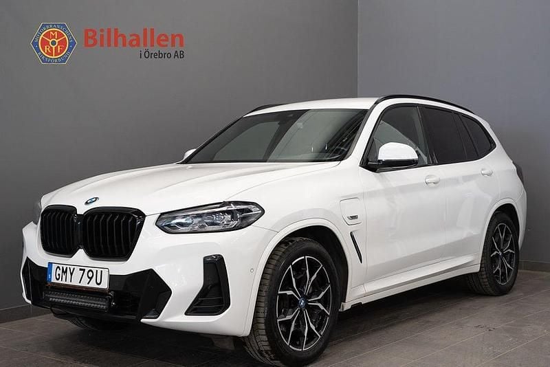 Vit Begagnad 2022 BMW X3 M Sport SUV | 389 000 kr (Marknadspris) - Bild 1/4