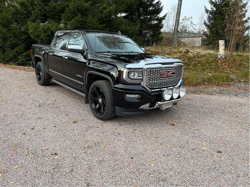 Svart Begagnad 2016 GMC Sierra Sedan | 560 000 kr - Bild 1/4