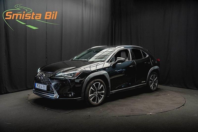 Svart Begagnad 2019 Lexus UX 250h SUV | 229 700 kr (Marknadspris) - Bild 1/4
