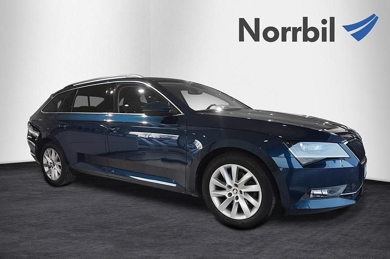 Begagnad Skoda Superb Style 150 HK (110 kW) 2019 Blå Kombi