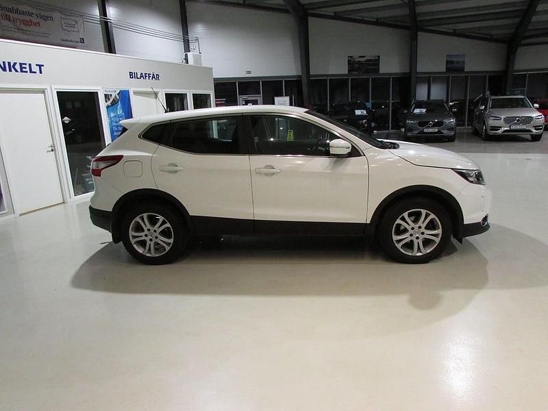 Begagnad Nissan Qashqai 131 HK (96 kW) 2014 Vit SUV