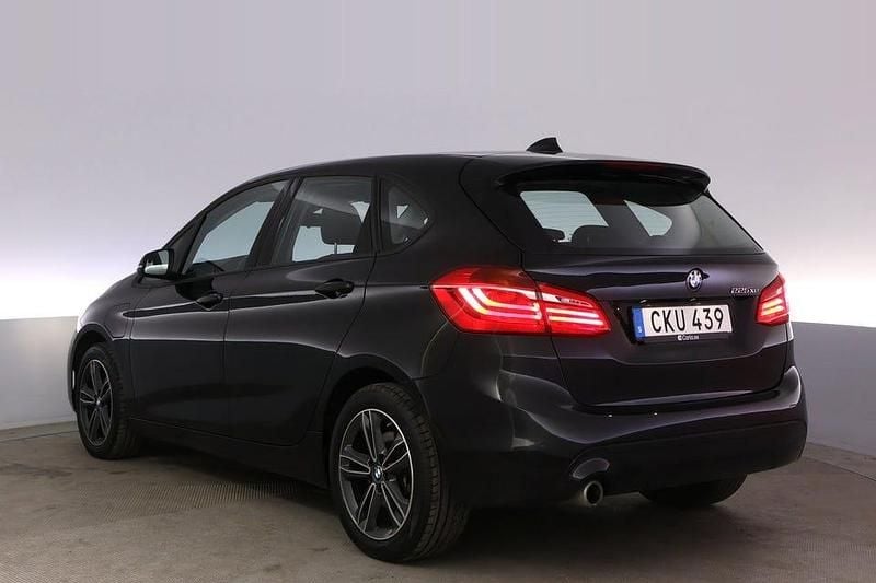 Begagnad BMW 225 Active Tourer Sport Line 220 HK (161 kW) 2020 Svart Minibuss
