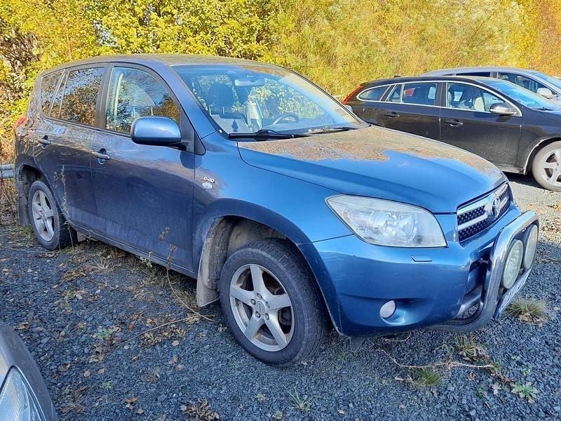 Blå Begagnad 2008 Toyota RAV4 SUV | 56 900 kr (Marknadspris) - Bild 1/4