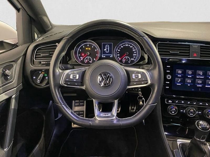 Begagnad VW Golf VII R-line 151 HK (111 kW) 2019 Vit
