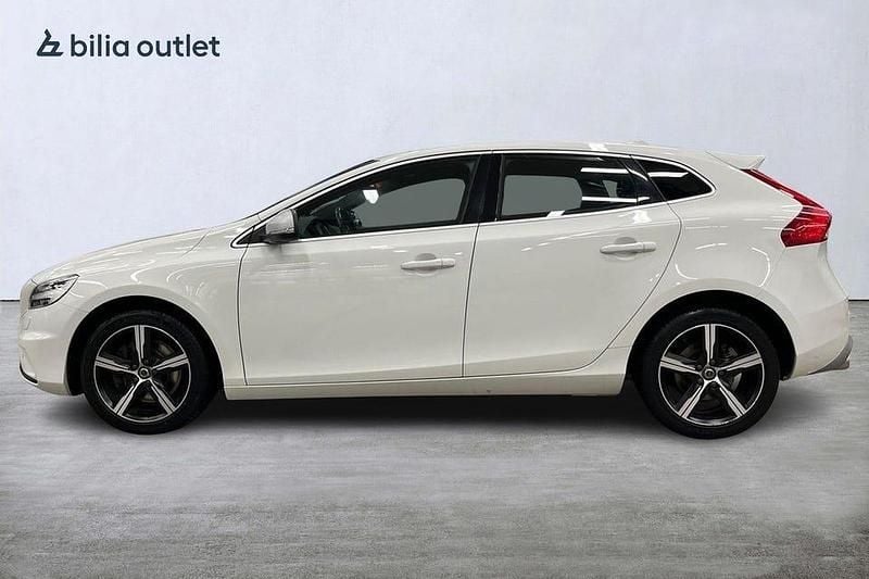 Begagnad Volvo V40 R-Design 152 HK (111 kW) 2018 Vit Halvkombi