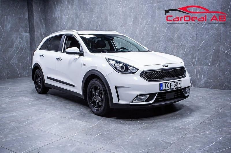 Vit Begagnad 2019 Kia Niro Advance SUV | 173 800 kr (Marknadspris) - Bild 1/4
