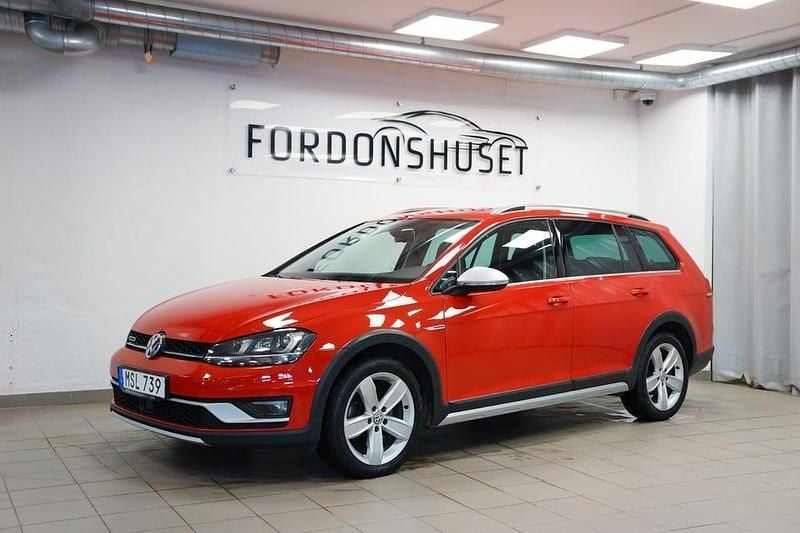 Röd Begagnad 2015 VW Golf Alltrack Kombi | 149 800 kr (Bra pris) - Bild 1/4