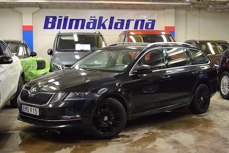 Svart Begagnad 2018 Skoda Octavia G-TEC Style Kombi | 54 900 kr - Bild 1/4