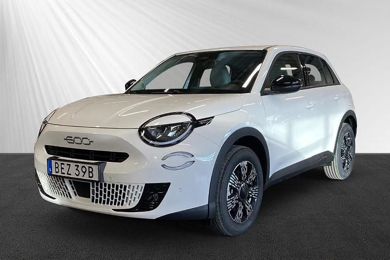 Ny Fiat 600 Icon 102 HK (75 kW) 2025 Vit SUV