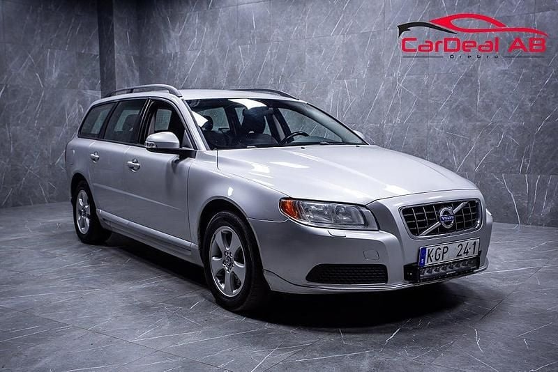 Grå Begagnad 2009 Volvo V70 Kombi | 84 800 kr (Lite dyr) - Bild 1/4