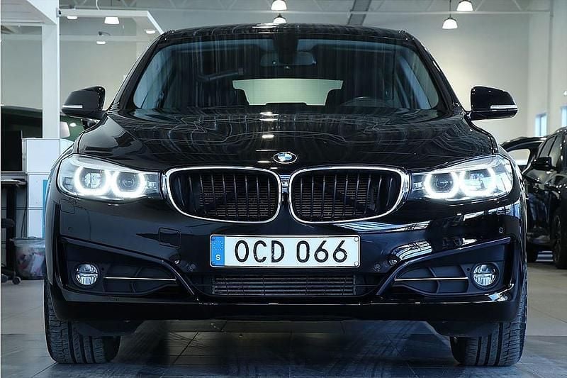 Begagnad BMW 320 Gran Turismo Sport Line 190 HK (139 kW) 2018 Svart Halvkombi