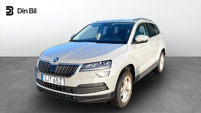 Grå Begagnad 2021 Skoda Karoq Style SUV | 239 900 kr (Marknadspris) - Bild 1/4