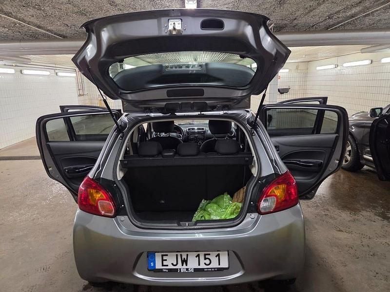 Begagnad Mitsubishi Space Star 80 HK (58 kW) 2015 Halvkombi