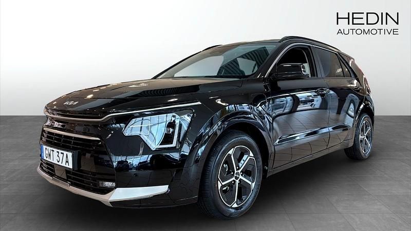 Svart (black) Ny 2025 Kia Niro Advance SUV | 367 000 kr (Bra pris) - Bild 1/4