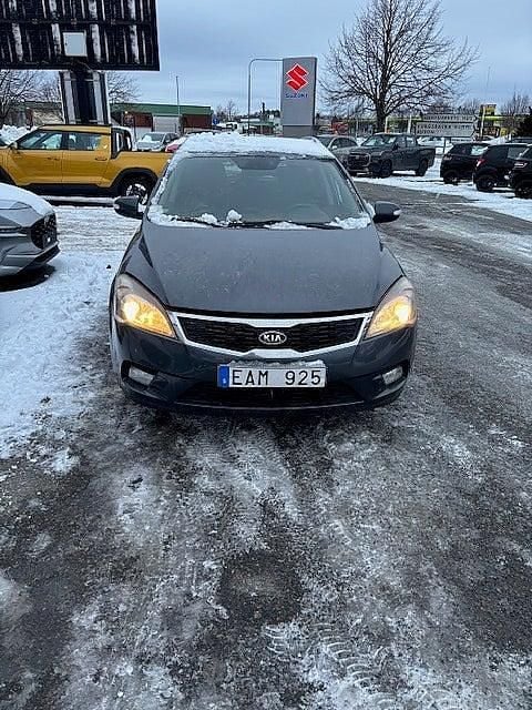 Begagnad Kia Ceed Sportswagon 128 HK (94 kW) 2011 Grå Kombi