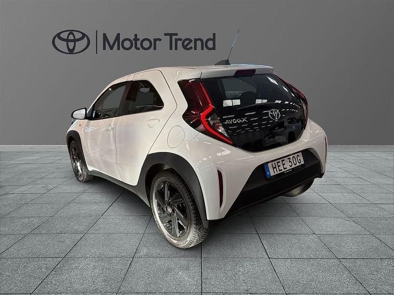 Begagnad Toyota Aygo X Play 72 HK (52 kW) 2023 Vit SUV