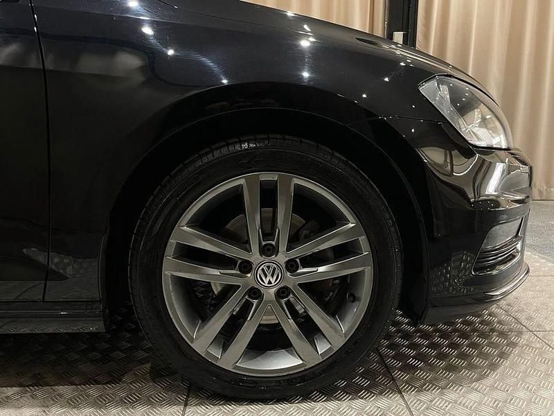 Begagnad VW Golf VII R-line 150 HK (110 kW) 2015 Svart Kombi