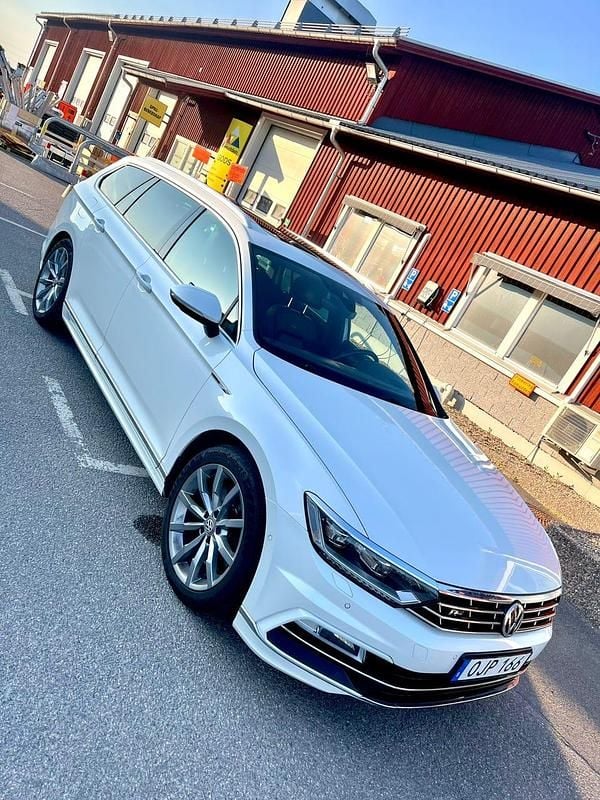 Begagnad VW Passat 280 HK (205 kW) 2017 Pärlemovit