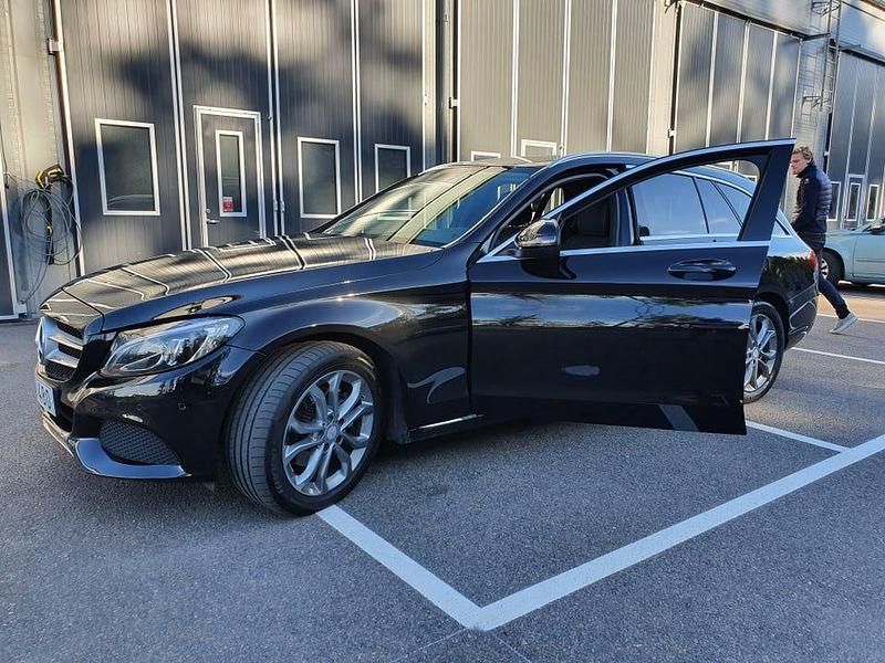 Begagnad Mercedes C200 136 HK (100 kW) 2017 Svart