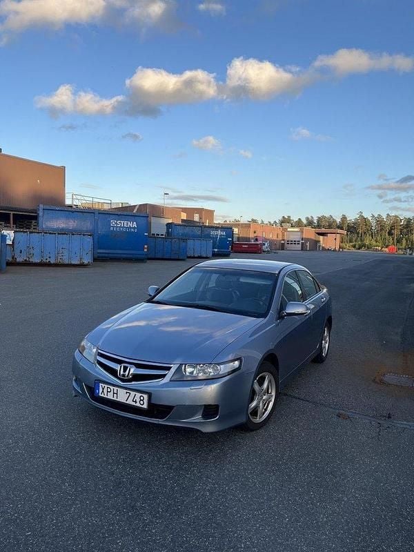 Blå Begagnad 2006 Honda Accord Sport Sedan | 22 000 kr (Bra pris) - Bild 1/4