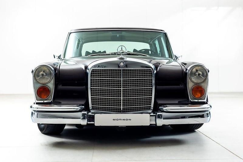 Begagnad Mercedes 600 250 HK (183 kW) 1970 Mörkröd Sedan