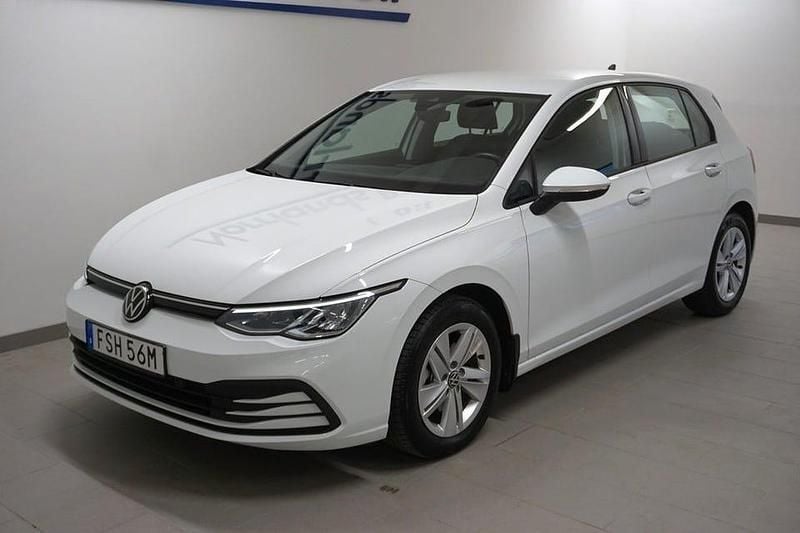 Begagnad VW Golf VIII Life 150 HK (110 kW) 2024 Vit (pure white) Halvkombi