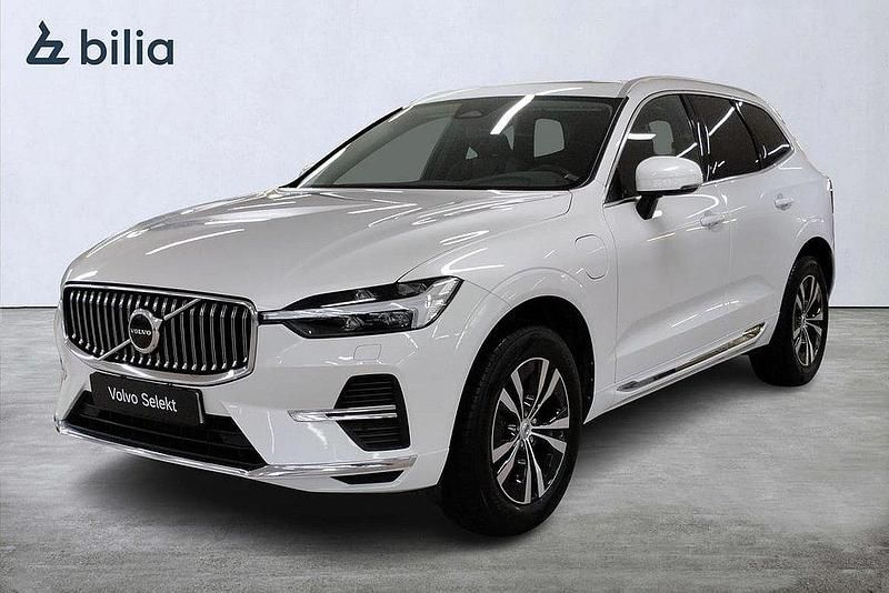 Vit Begagnad 2022 Volvo XC60 Core SUV | 419 000 kr (Marknadspris) - Bild 1/3