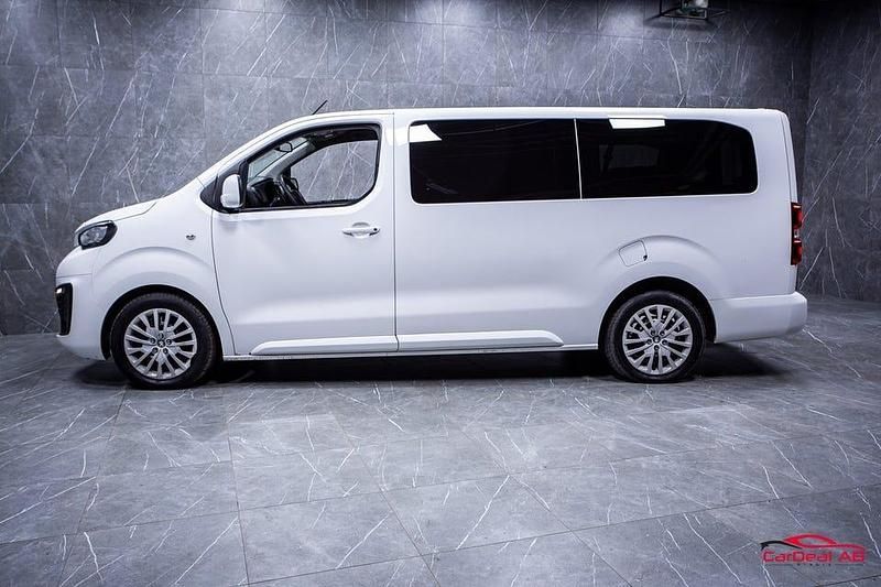 Begagnad Peugeot Traveller 177 HK (130 kW) 2017 Vit Minibuss