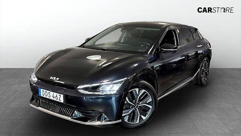 Blå (green) Begagnad 2022 Kia EV6 Base SUV | 334 900 kr - Bild 1/4