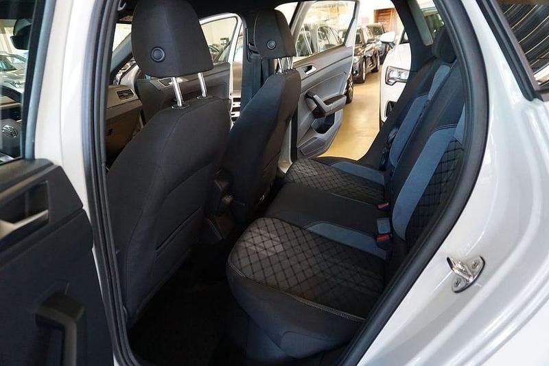 Begagnad VW Taigo R-line 150 HK (110 kW) 2022 Grå SUV