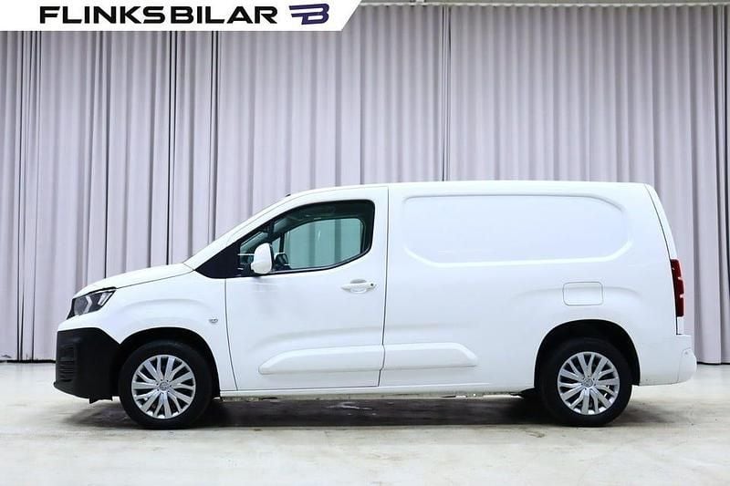Vit Begagnad 2020 Peugeot Partner Minibuss | 109 700 kr (Superpris) - Bild 1/4