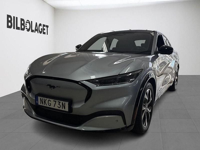 Grå Begagnad 2022 Ford Mustang Mach-E Standard Range SUV | 359 800 kr (Bra pris) - Bild 1/4