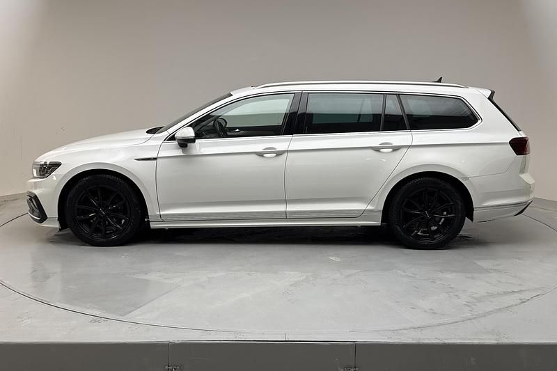 Begagnad VW Passat GT 200 HK (147 kW) 2022 Vit Kombi