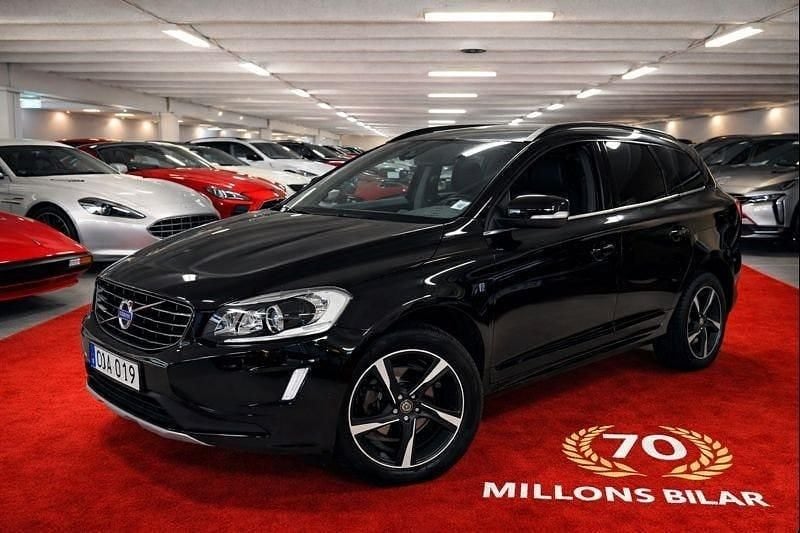 Onyx svart Begagnad 2016 Volvo XC60 Ocean Race SUV | 149 900 kr - Bild 1/4