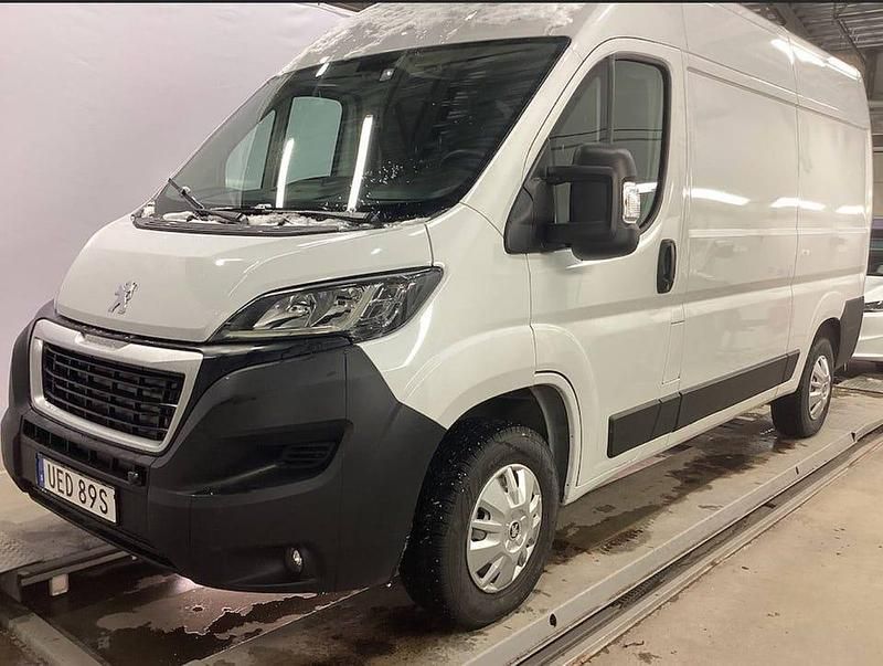 Begagnad Peugeot Boxer 165 HK (121 kW) 2024 Vit Van