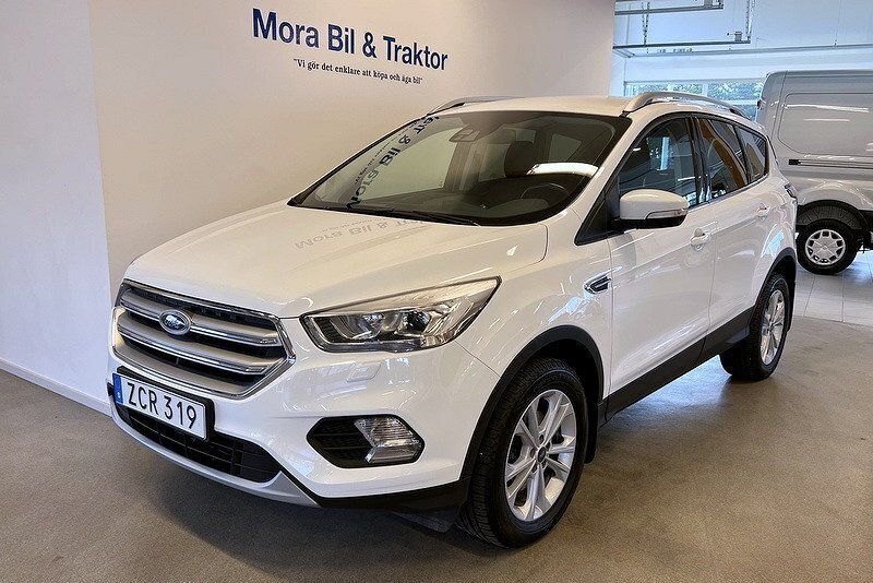 Vit (frozen white) Begagnad 2017 Ford Kuga Titanium SUV | 164 900 kr (Lite dyr) - Bild 1/4