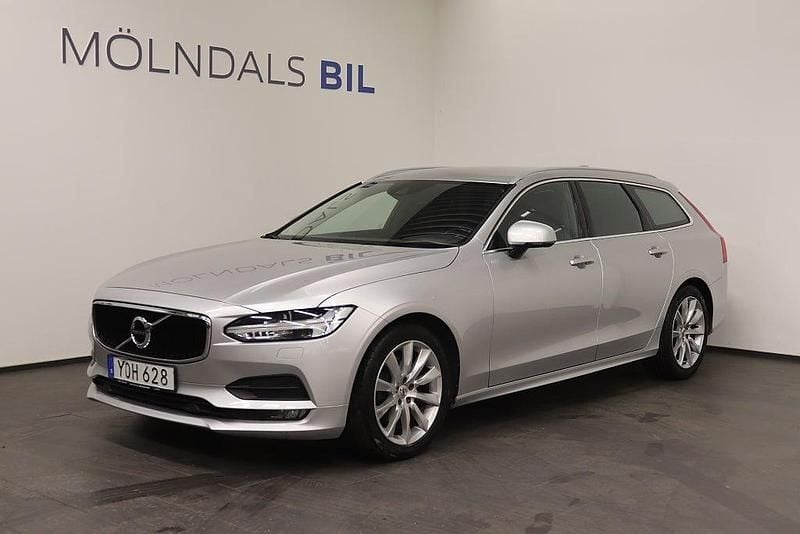Silver metallic Begagnad 2018 Volvo V90 Momentum Kombi | 179 900 kr (Bra pris) - Bild 1/2