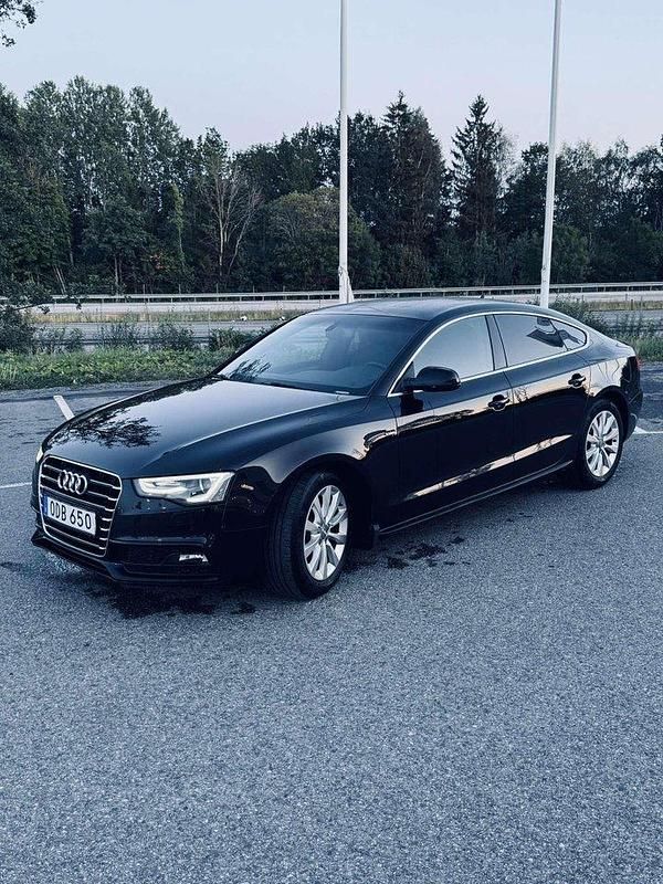 Svart Begagnad 2016 Audi A5 Sportback Sport Halvkombi | 149 000 kr (Bra pris) - Bild 1/4