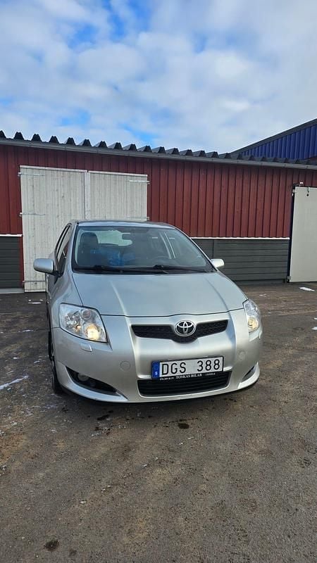 Begagnad Toyota Auris 126 HK (92 kW) 2008 Halvkombi
