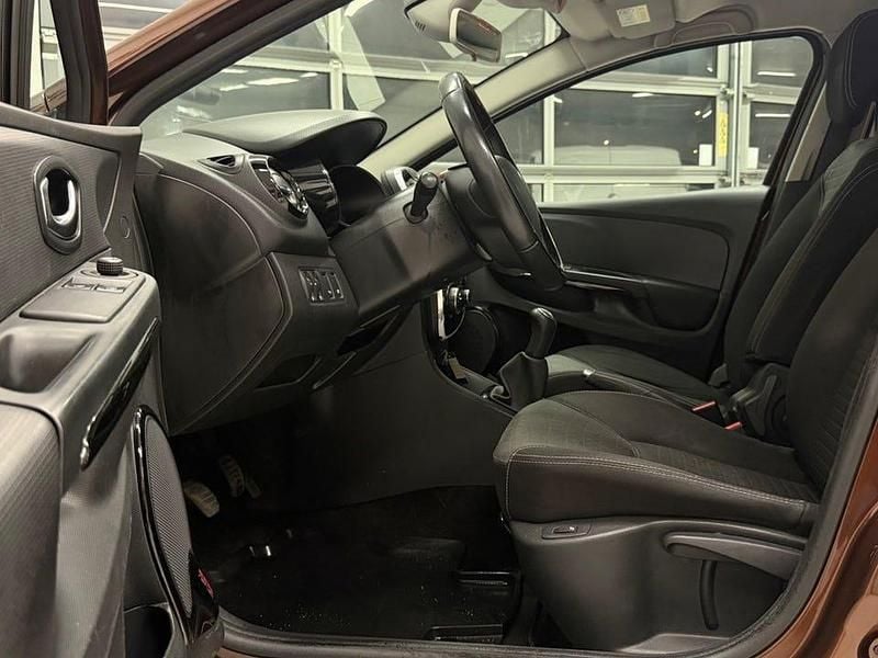 Begagnad Renault Clio IV 90 HK (66 kW) 2015 Brun Kombi