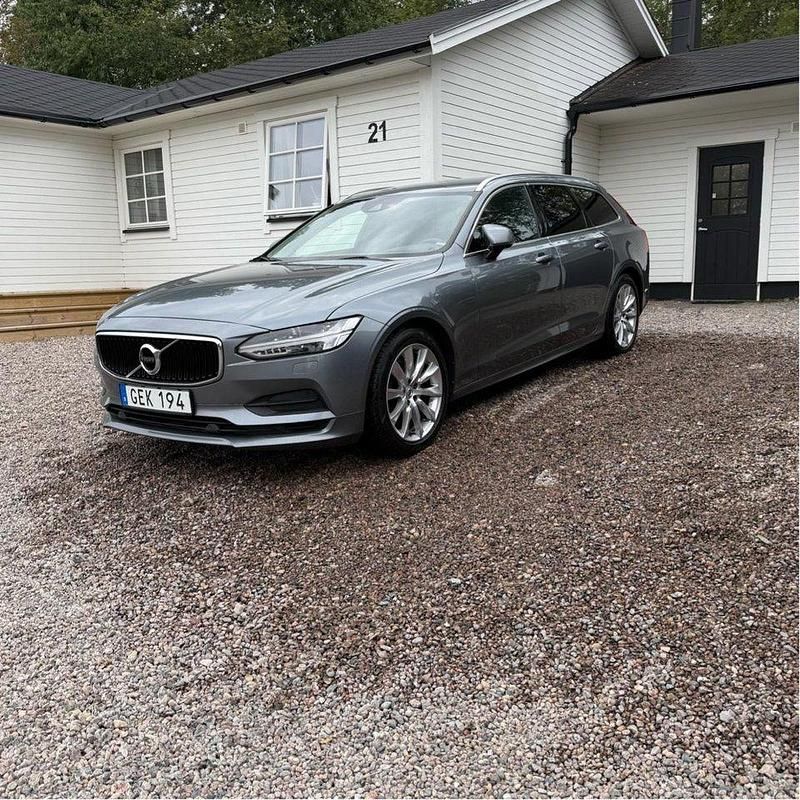 Grå Begagnad 2019 Volvo V90 Momentum Kombi | 220 000 kr (Marknadspris) - Bild 1/4