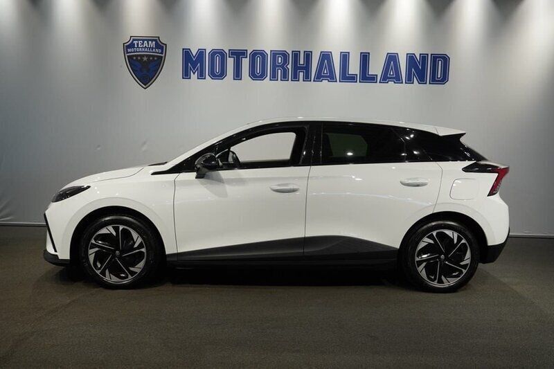 Vit Begagnad 2022 MG MG4 EV Luxury Halvkombi | 239 900 kr - Bild 1/4