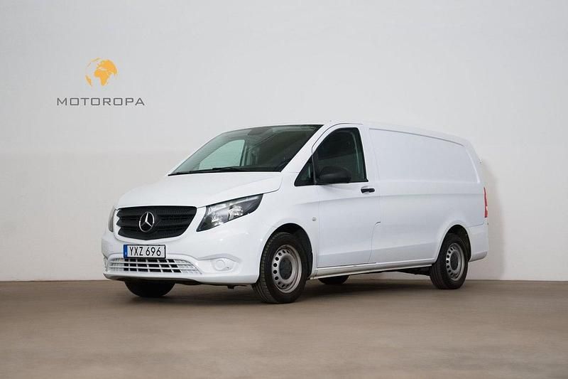 Vit Begagnad 2018 Mercedes Vito Minibuss | 249 000 kr (Marknadspris) - Bild 1/4