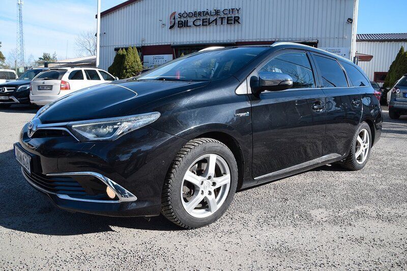 Svart Begagnad 2016 Toyota Auris Touring Sports Executive Kombi | 159 900 kr (Marknadspris) - Bild 1/4
