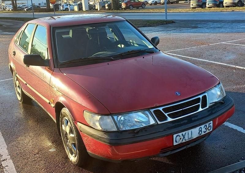 Begagnad 1997 Saab 900 Halvkombi | 15 000 kr - Bild 1/4