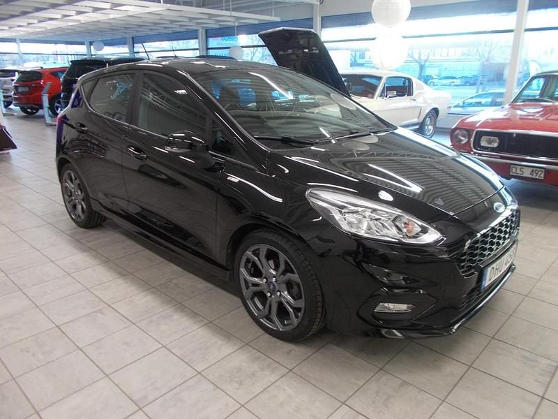 Begagnad Ford Fiesta 2018 Svart