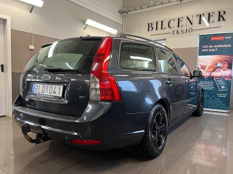 Begagnad Volvo V50 Kinetic 125 HK (91 kW) 2009 Grå Kombi