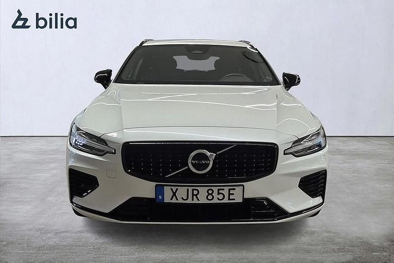 Begagnad Volvo V60 Plus 253 HK (186 kW) 2022 Vit Kombi