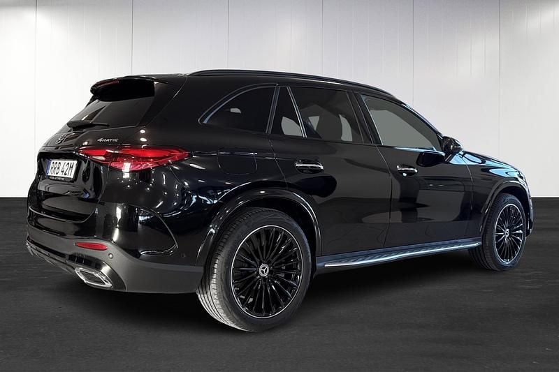 Begagnad Mercedes GLC300e 197 HK (144 kW) 2025 Svart Halvkombi