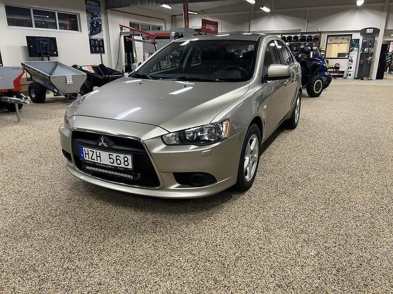Begagnad Mitsubishi Lancer Sportback 143 HK (105 kW) 2008 Ljusbrun Halvkombi